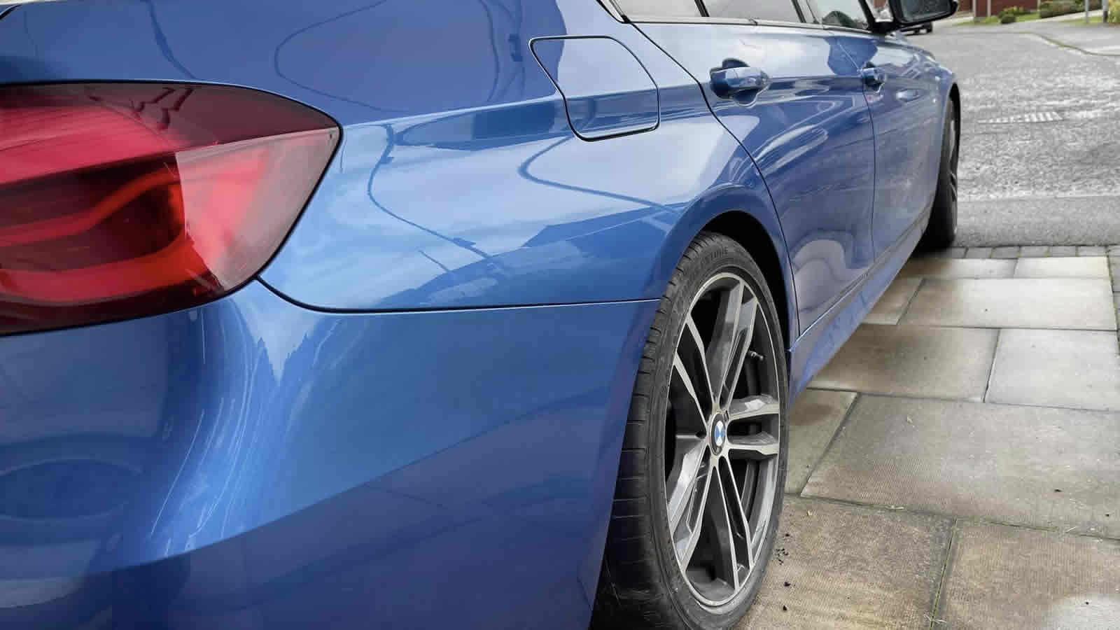 Commercial Land Rover Discovery D5 Rear Seat Conversions